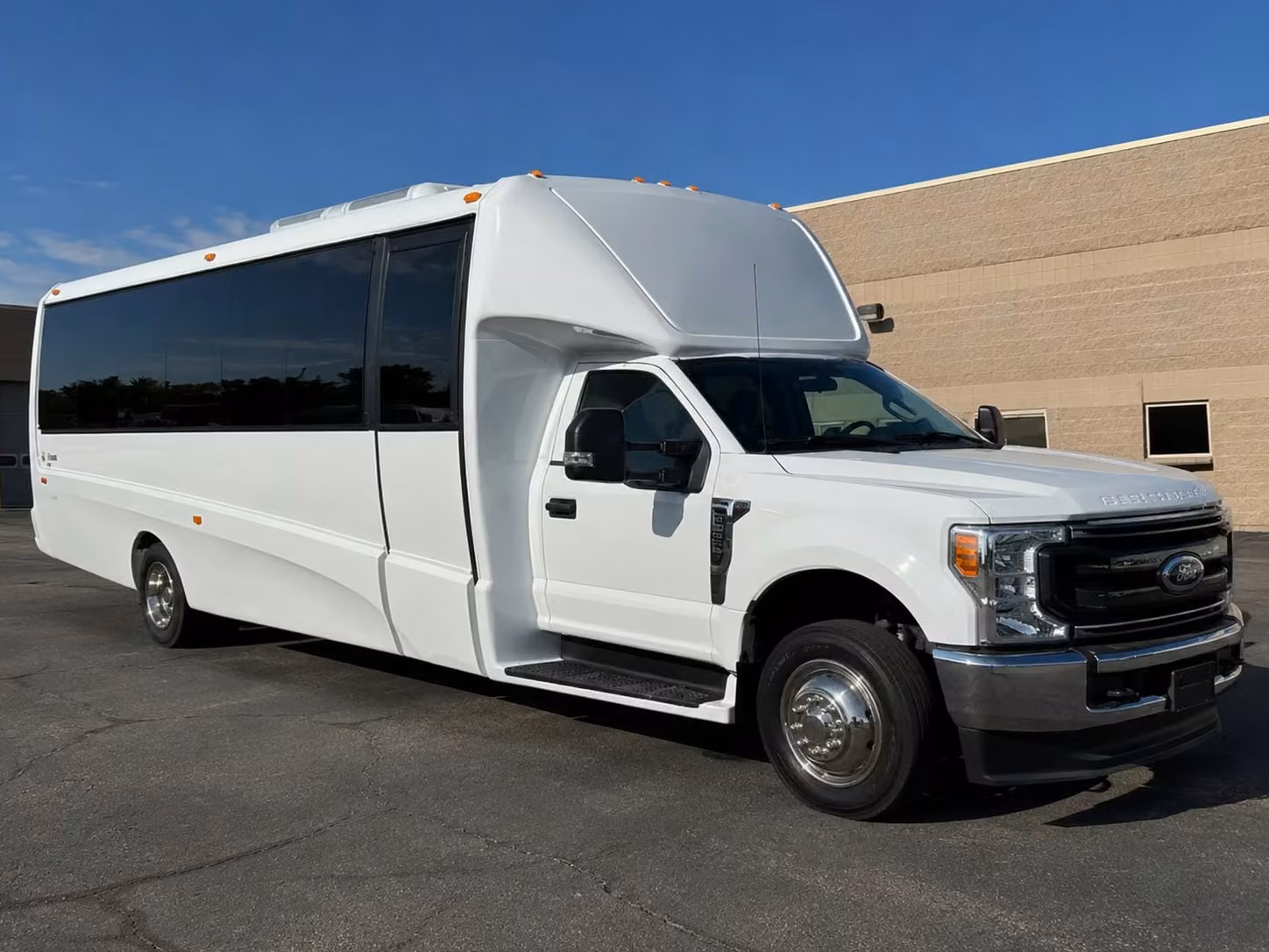 15 passenger minibus