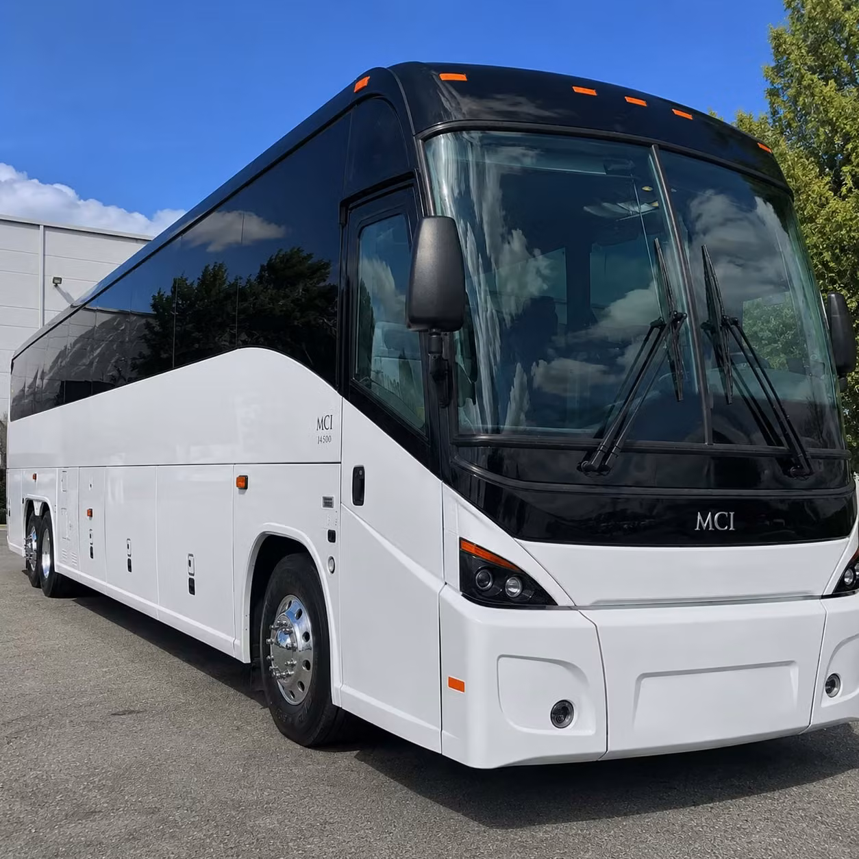 airport shuttle service between st charles hotels and st louis lambert international airport