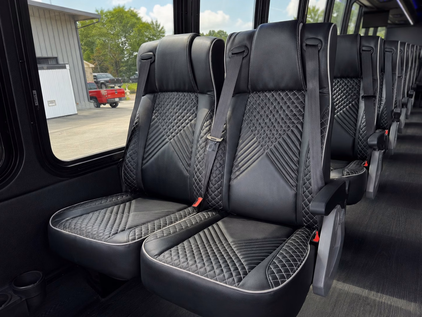 charter buses for corporate events and employee shuttles in st charles