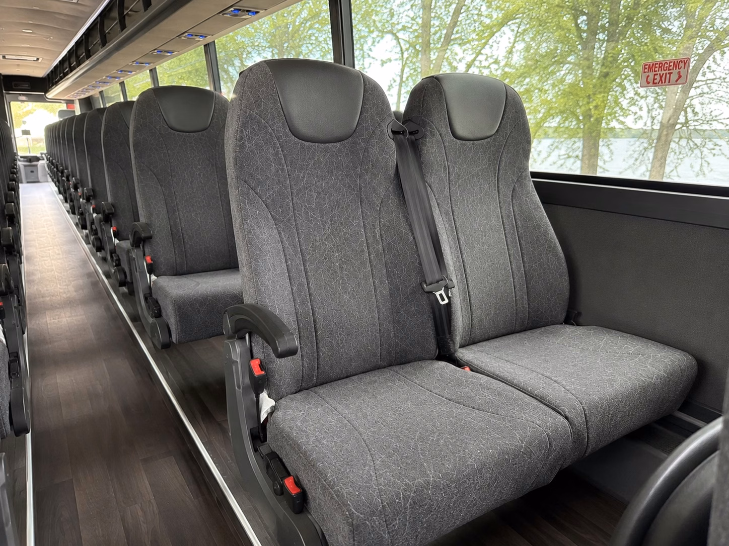 shuttle guests between st charles hotels and your wedding venue without the headaches